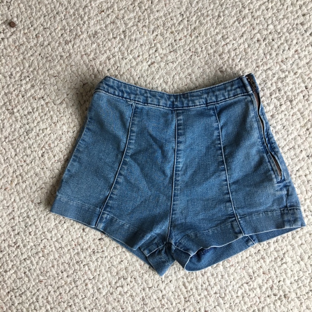 h&m pleated jean shorts